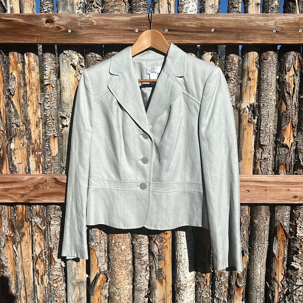 Posh spring silk & linen suit. Flattering waistline & fabulous wide-leg swing!